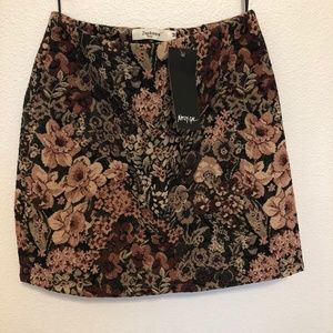 Daphnea Paris Floral Skirt Size M